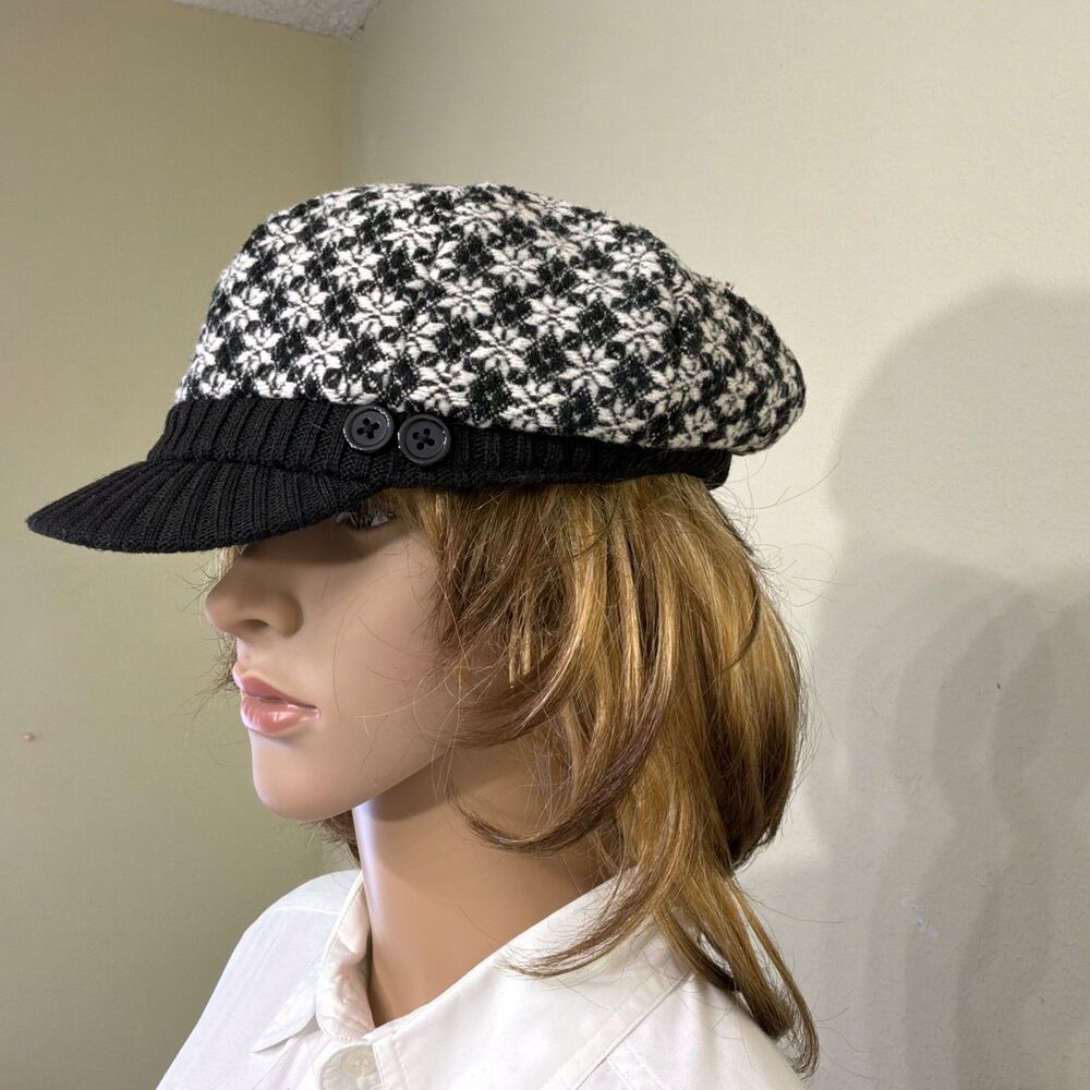 Newsboy Knit Hat Womens One Size Black White Cabbie cap *